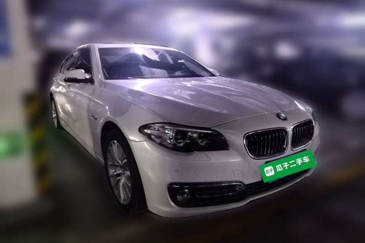 Used BMW 5 Series 2017 525Li Luxury Design Package Front Right 45 Deg