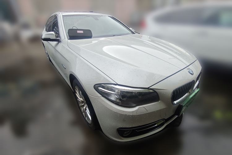 Used BMW 5 Series 2017 525Li Luxury Design Package Front Right 45 Deg
