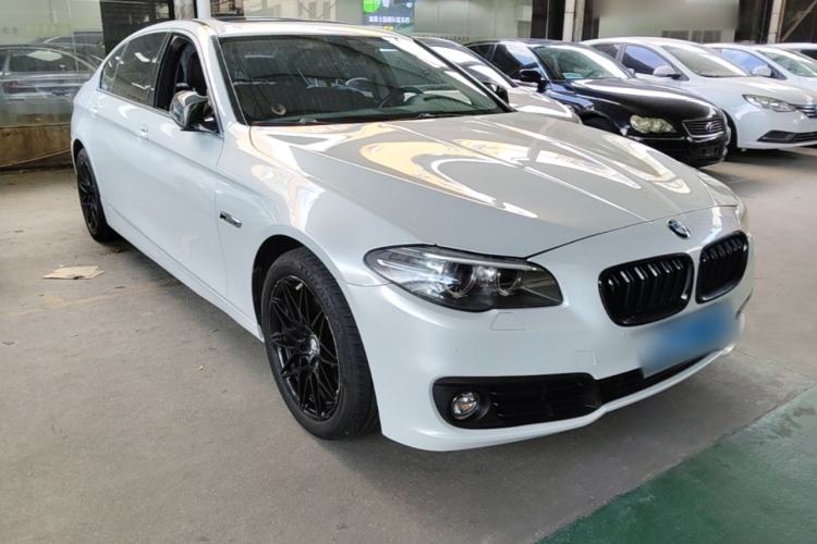 Used BMW 5 Series 2017 525Li Luxury Design Package Front Right 45 Deg