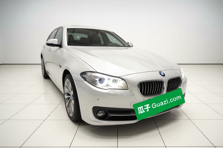 Used BMW 5 Series 2017 528Li Leading Model Front Right 45 Deg