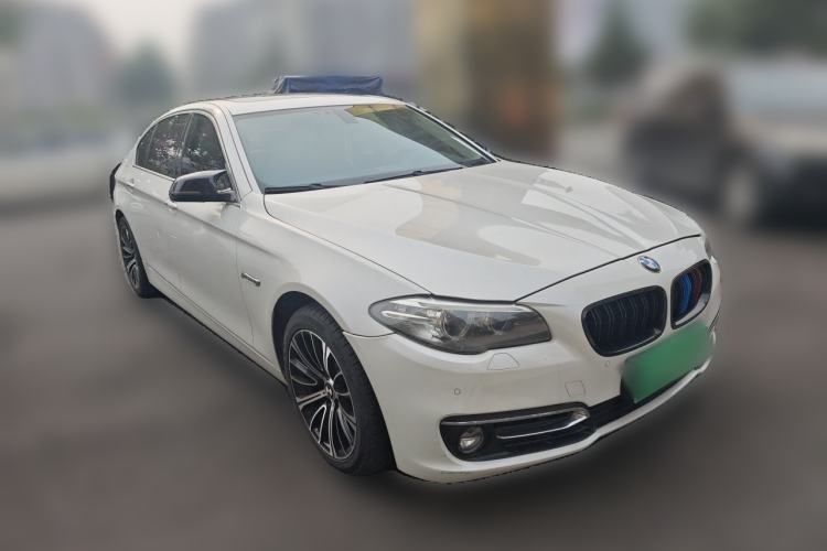 Used BMW 5 Series 2017 525Li Luxury Design Package Front Right 45 Deg