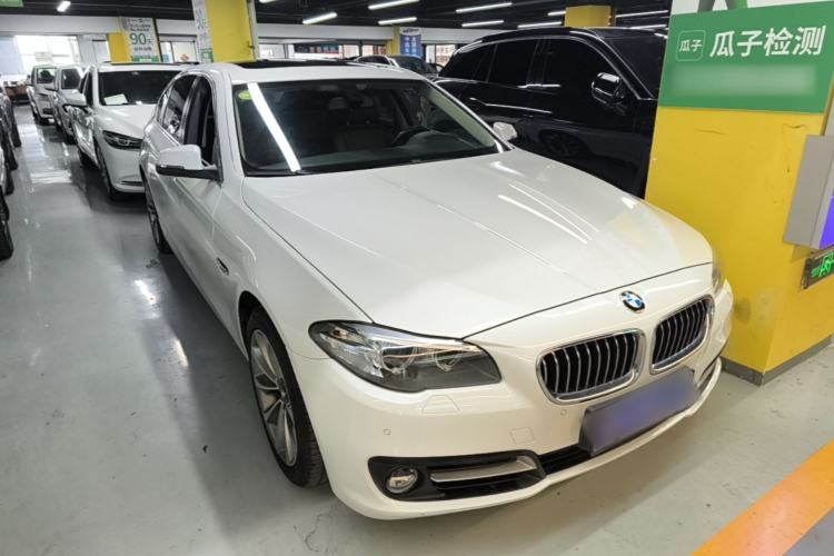 Used BMW 5 Series 2017 525Li Leading Model Front Right 45 Deg