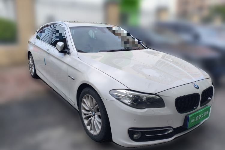 Used BMW 5 Series 2017 525Li Luxury Design Package Front Right 45 Deg