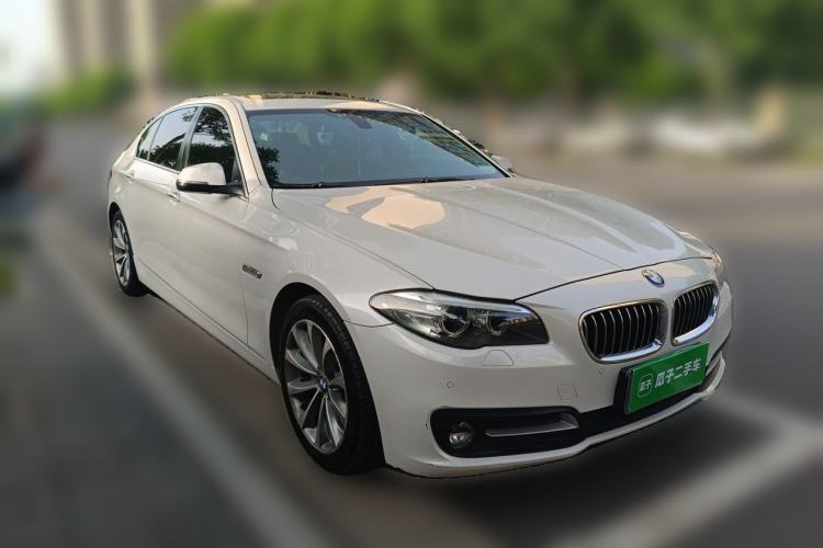 Used BMW 5 Series 2017 528Li Leading Model Front Right 45 Deg