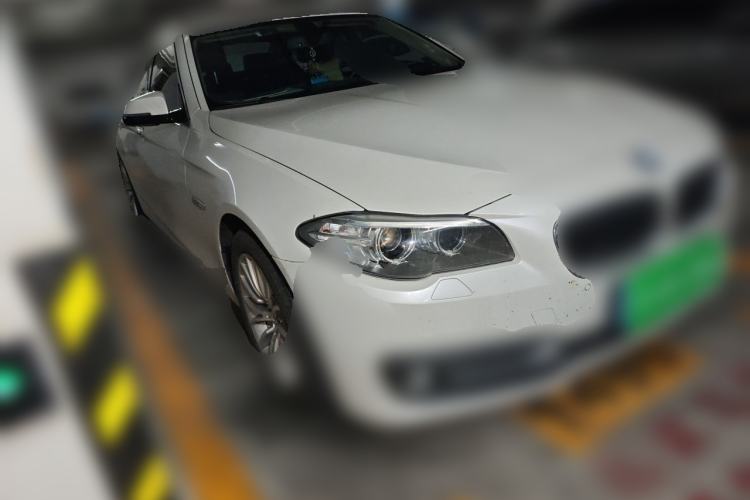 Used BMW 5 Series 2017 525Li Luxury Design Package Front Right 45 Deg