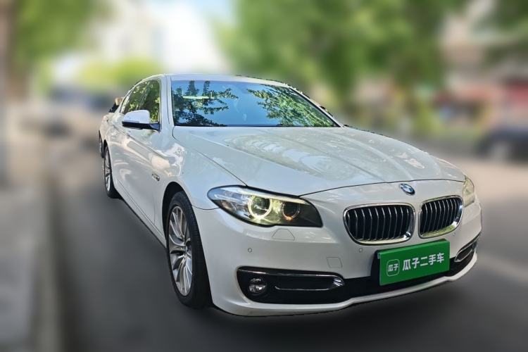 Used BMW 5 Series 2017 525Li Luxury Design Package Front Right 45 Deg