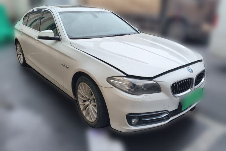 Used BMW 5 Series 2017 525Li Luxury Design Package Front Right 45 Deg
