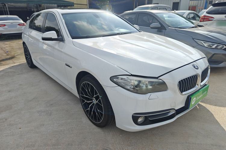 Used BMW 5 Series 2017 520Li Elegant Edition Front Right 45 Deg