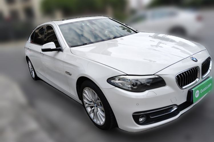 Used BMW 5 Series 2017 525Li Luxury Design Package Front Right 45 Deg