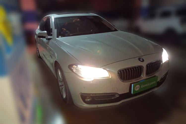 Used BMW 5 Series 2017 525Li Luxury Design Package Front Right 45 Deg