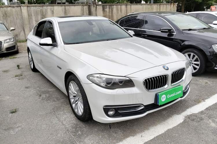 Used BMW 5 Series 2017 525Li Luxury Design Package Front Right 45 Deg