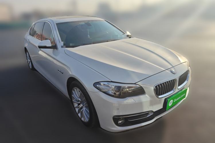 Used BMW 5 Series 2017 525Li Luxury Design Package Front Right 45 Deg