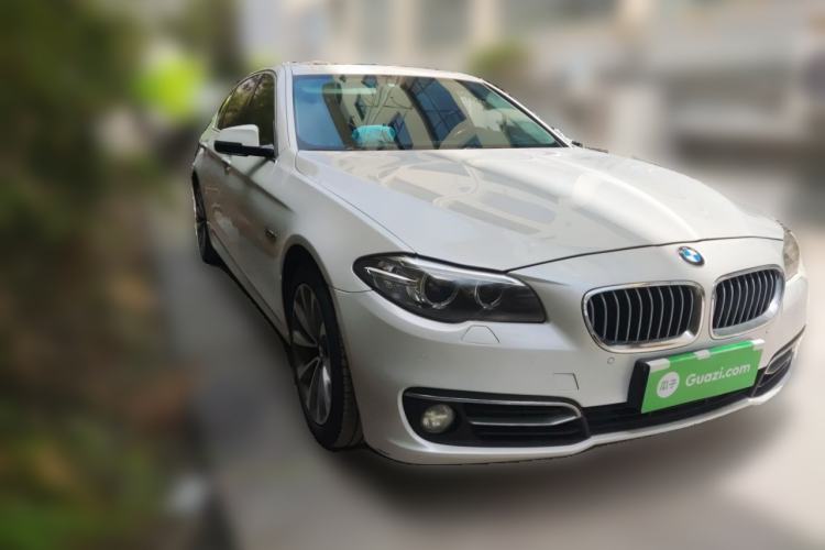 Used BMW 5 Series 2017 525Li Luxury Design Package Front Right 45 Deg