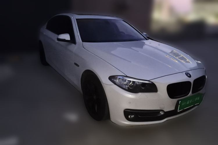 Used BMW 5 Series 2017 520Li Elegant Edition Front Right 45 Deg