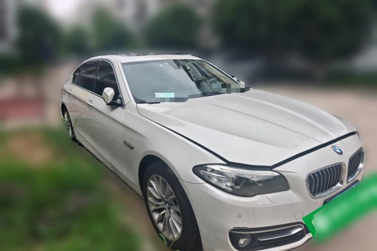 Used BMW 5 Series 2017 525Li Luxury Design Package Front Right 45 Deg