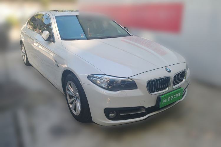 Used BMW 5 Series 2017 520Li Elegant Edition Front Right 45 Deg