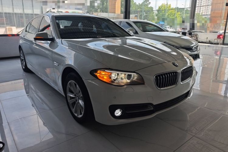 Used BMW 5 Series 2017 520Li Elegant Edition Front Right 45 Deg