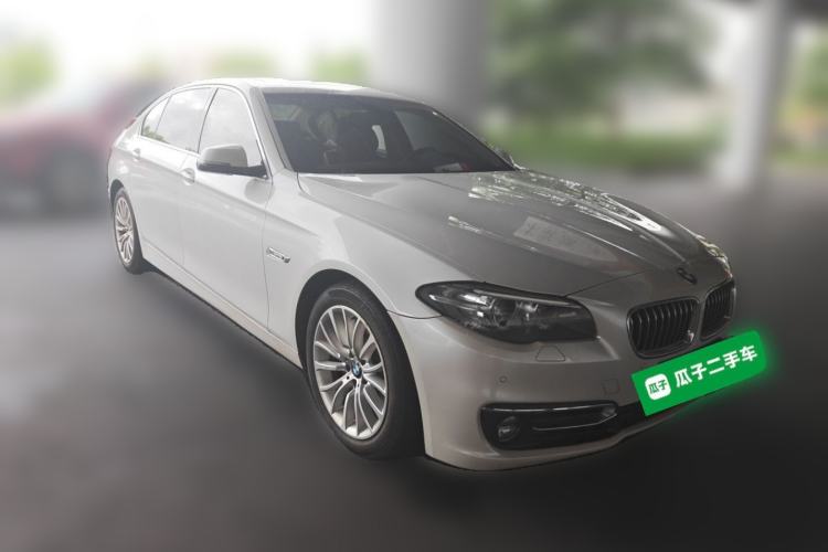 Used BMW 5 Series 2017 525Li Luxury Design Package Front Right 45 Deg