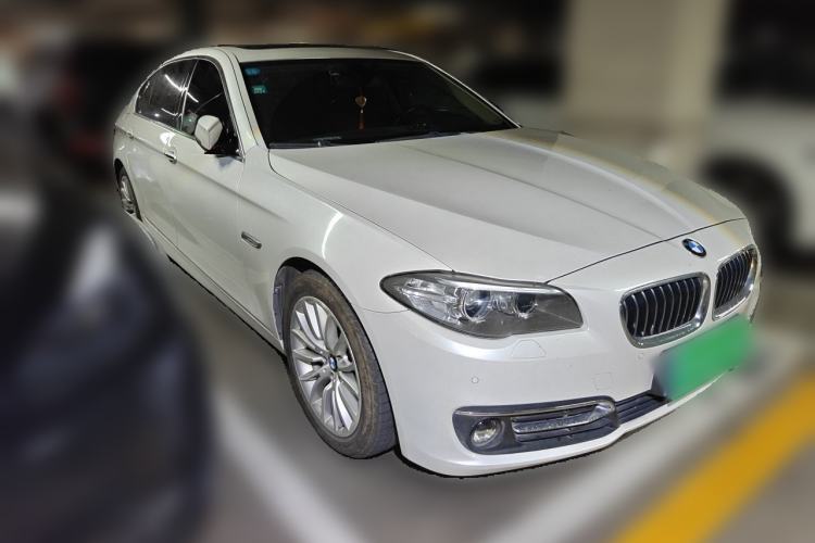 Used BMW 5 Series 2017 525Li Luxury Design Package Front Right 45 Deg