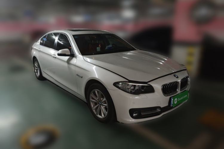 Used BMW 5 Series 2017 520Li Elegant Edition Front Right 45 Deg