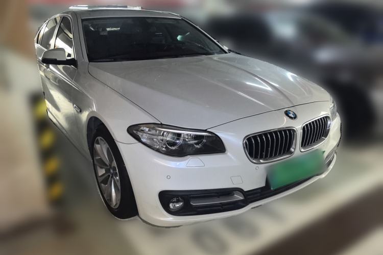 Used BMW 5 Series 2017 528Li Leading Model Front Right 45 Deg