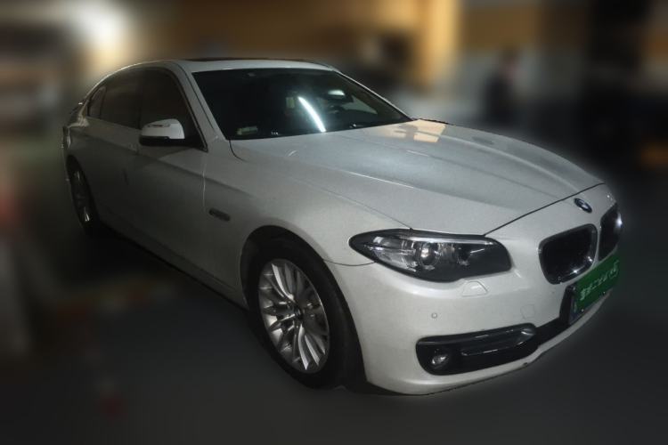 Used BMW 5 Series 2017 525Li Luxury Design Package Front Right 45 Deg