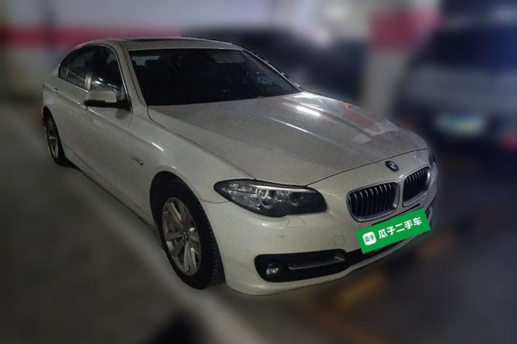 Used BMW 5 Series 2017 520Li Elegant Edition Front Right 45 Deg