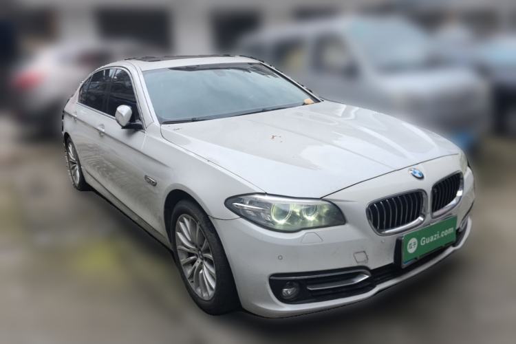 Used BMW 5 Series 2017 525Li Luxury Design Package Front Right 45 Deg
