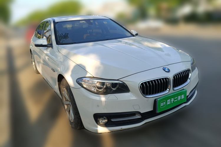 Used BMW 5 Series 2017 520Li Elegant Edition Front Right 45 Deg