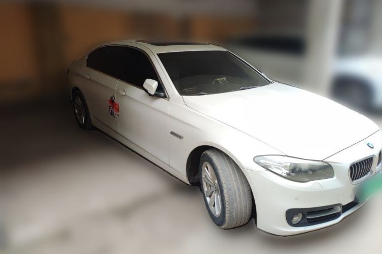 Used BMW 5 Series 2017 520Li Elegant Edition Front Right 45 Deg