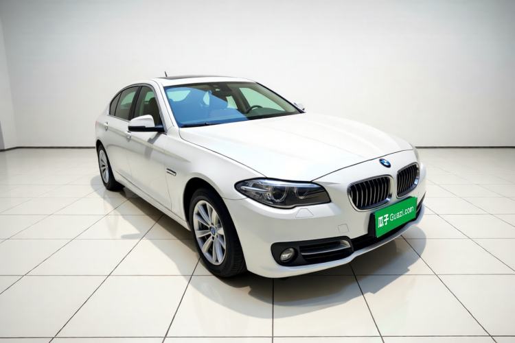 Used BMW 5 Series 2017 520Li Elegant Edition Front Right 45 Deg