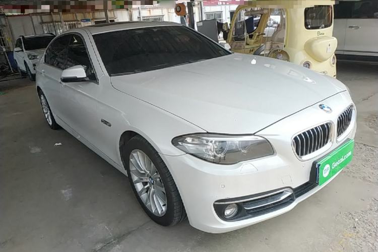 Used BMW 5 Series 2017 525Li Luxury Design Package Front Right 45 Deg
