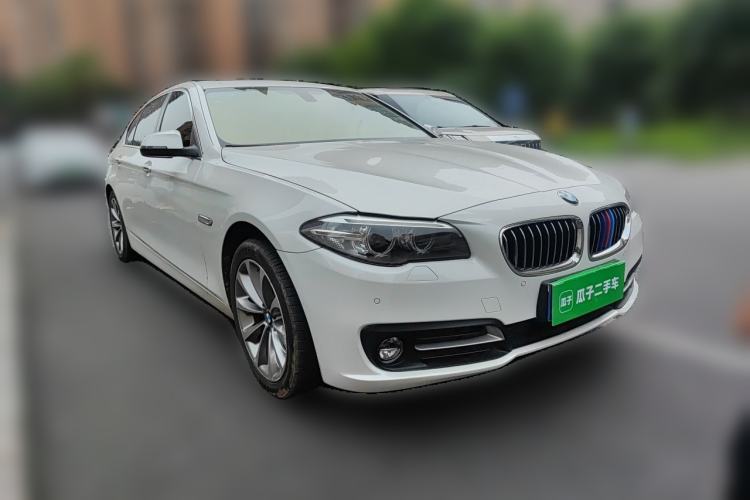 Used BMW 5 Series 2017 525Li Leading Model Front Right 45 Deg