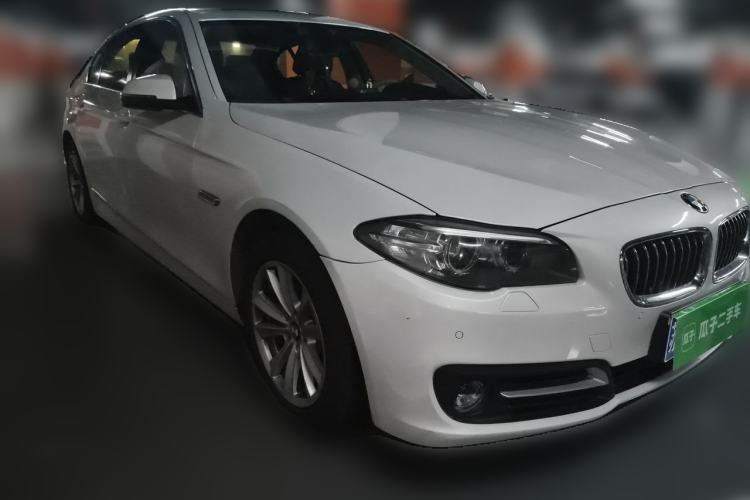 Used BMW 5 Series 2017 520Li Elegant Edition Front Right 45 Deg