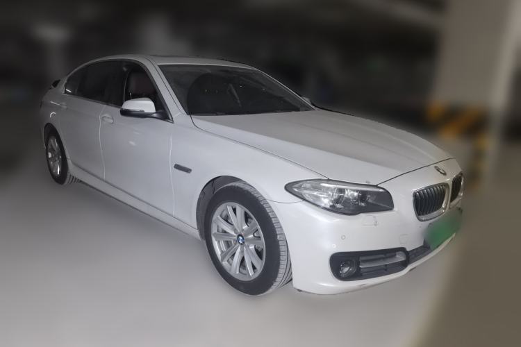 Used BMW 5 Series 2017 520Li Elegant Edition Front Right 45 Deg