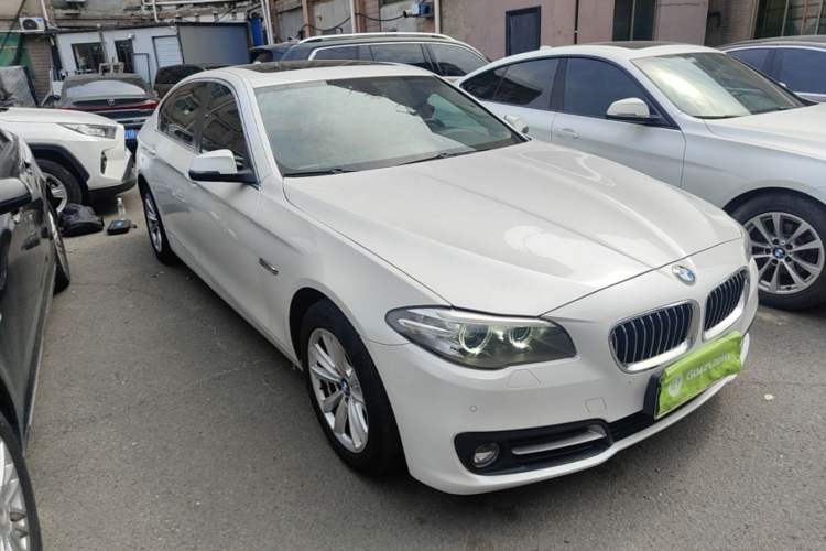 Used BMW 5 Series 2017 520Li Elegant Edition Front Right 45 Deg