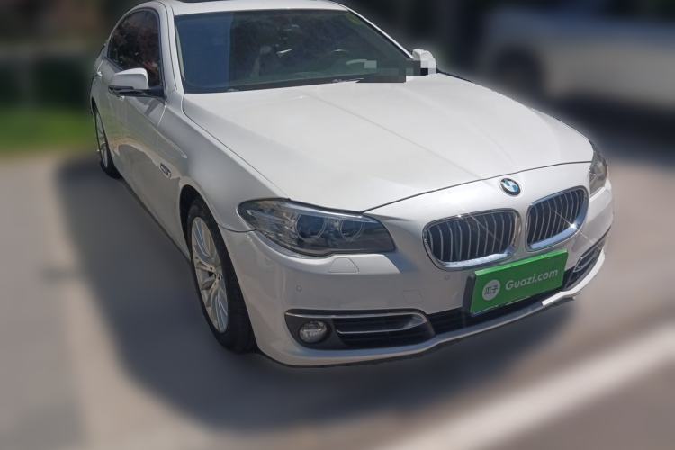 Used BMW 5 Series 2017 525Li Luxury Design Package Front Right 45 Deg