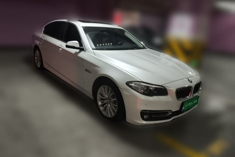 Used BMW 5 Series 2017 525Li Luxury Design Package Front Right 45 Deg