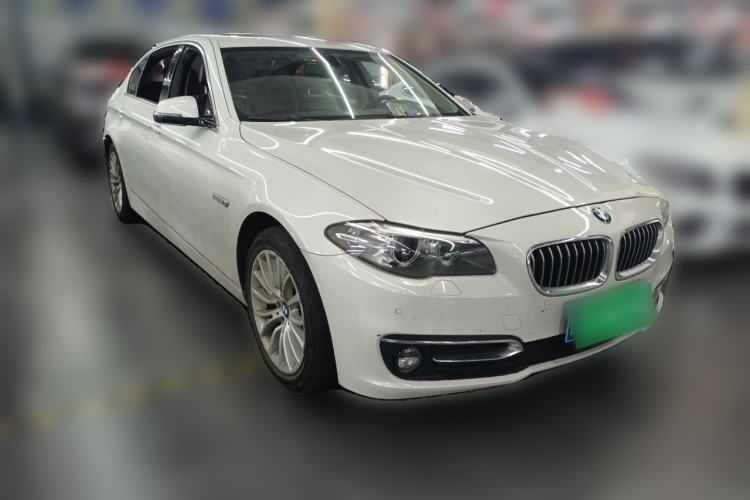 Used BMW 5 Series 2017 525Li Luxury Design Package Front Right 45 Deg