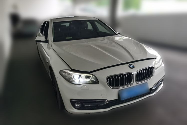 Used BMW 5 Series 2017 525Li Luxury Design Package Front Right 45 Deg
