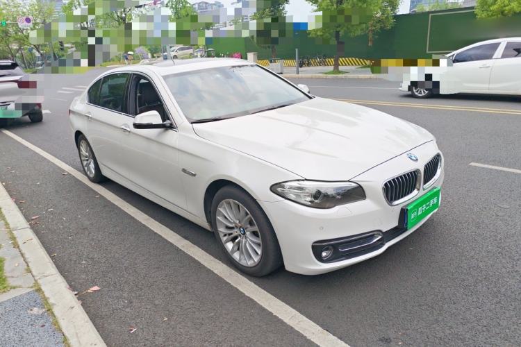 Used BMW 5 Series 2017 525Li Luxury Design Package Front Right 45 Deg
