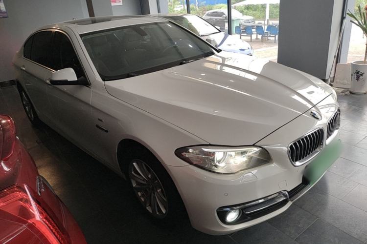 Used BMW 5 Series 2017 520Li Elegant Edition Front Right 45 Deg
