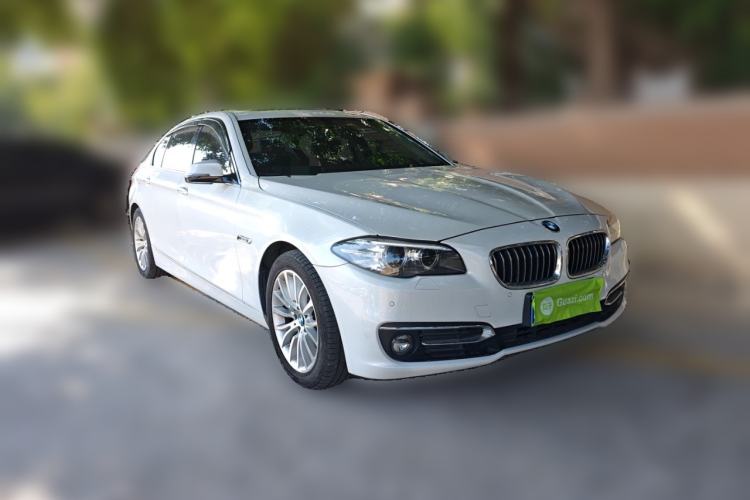 Used BMW 5 Series 2017 525Li Luxury Design Package Front Right 45 Deg