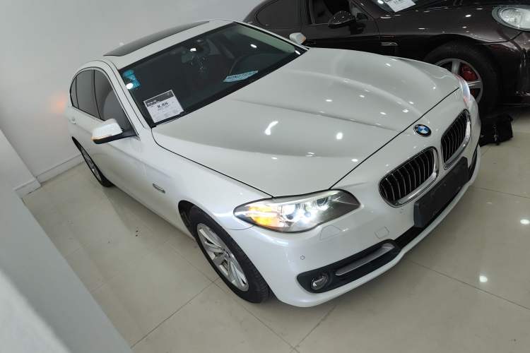 Used BMW 5 Series 2017 520Li Elegant Edition Front Right 45 Deg