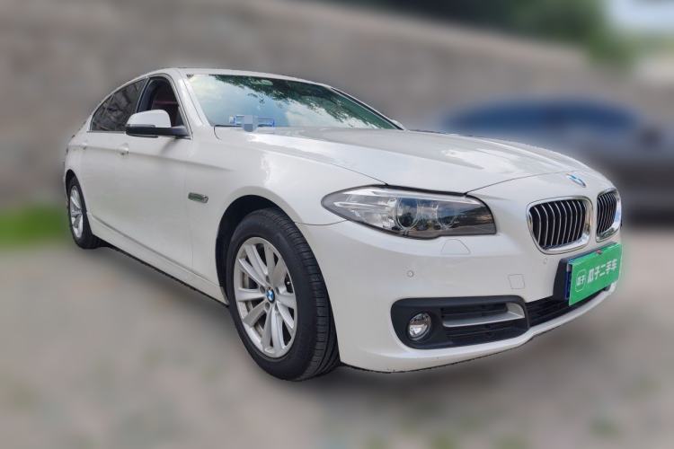 Used BMW 5 Series 2017 520Li Elegant Edition Front Right 45 Deg