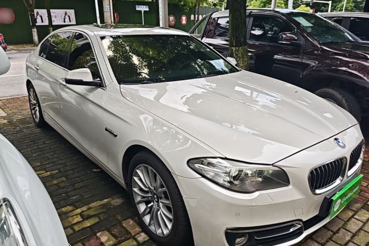 Used BMW 5 Series 2017 525Li Luxury Design Package Front Right 45 Deg