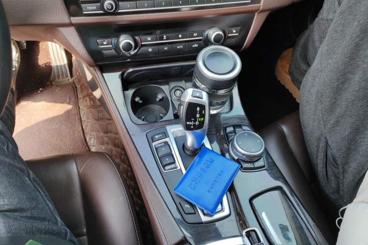 Used BMW 5 Series 2017 525Li Luxury Design Package Gear Lever