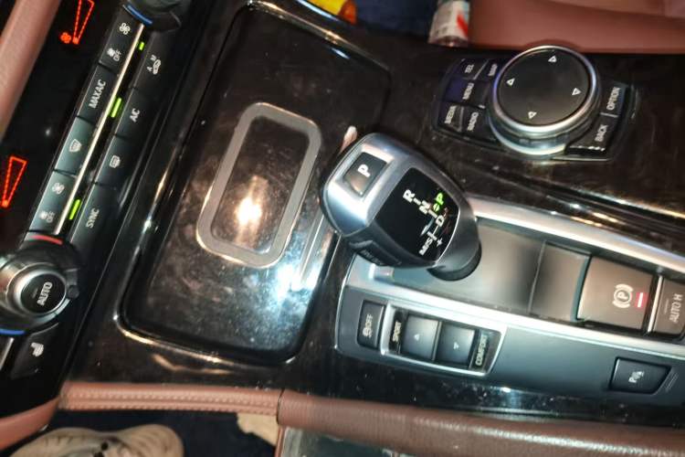 Used BMW 5 Series 2017 528Li Leading Model Gear Lever