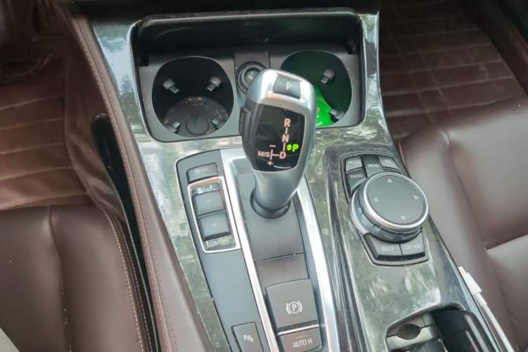 Used BMW 5 Series 2017 525Li Luxury Design Package Gear Lever