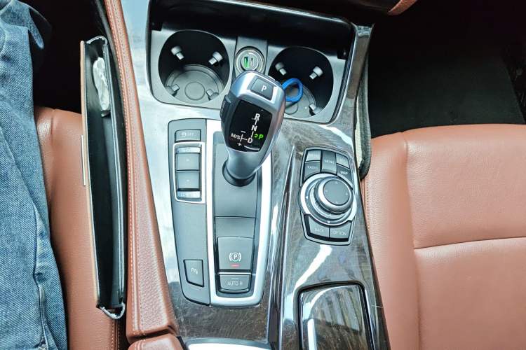 Used BMW 5 Series 2017 525Li Leading Model Gear Lever
